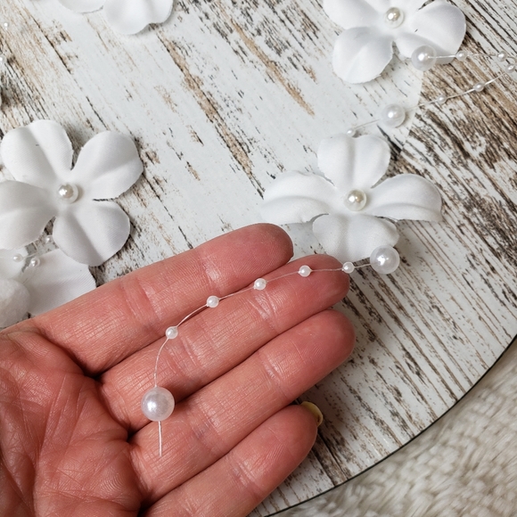 White Flower Boho Hair Vine - Picture 5 of 7